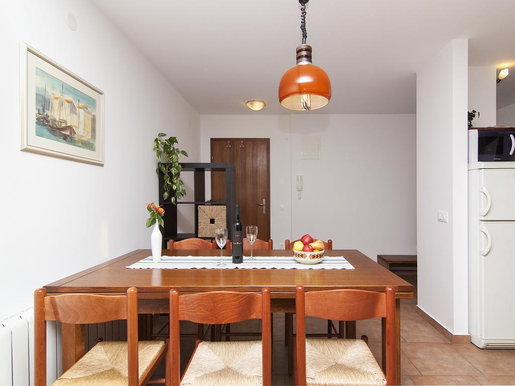 Apartments Ceja Near Sea Medulin Chambre photo