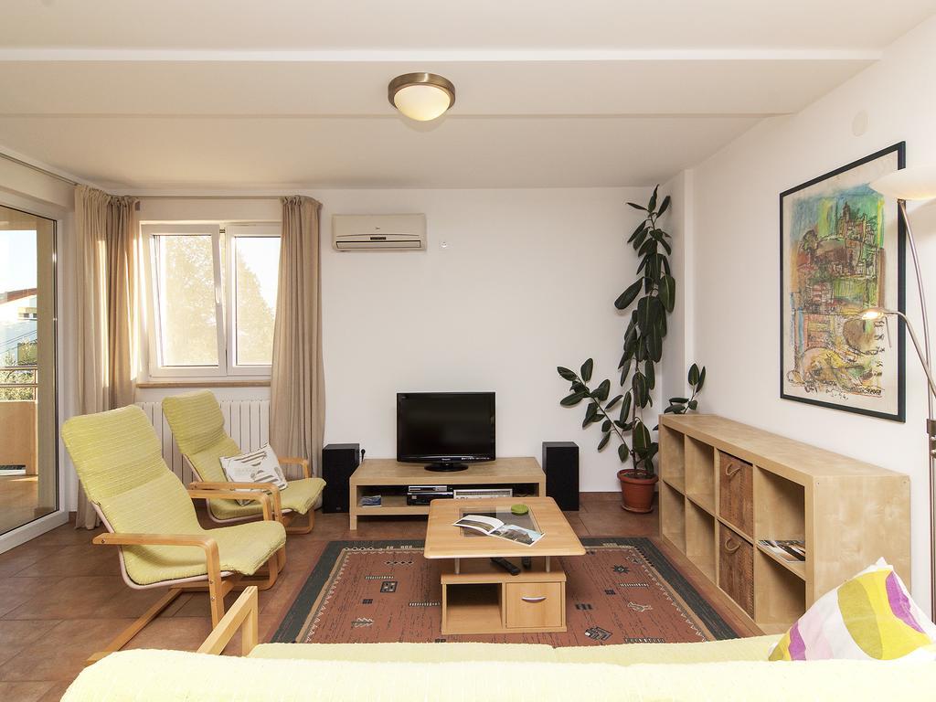 Apartments Ceja Near Sea Medulin Chambre photo