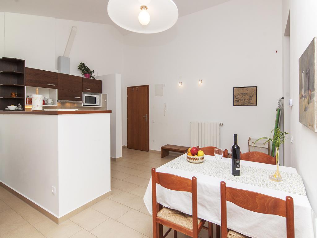 Apartments Ceja Near Sea Medulin Chambre photo