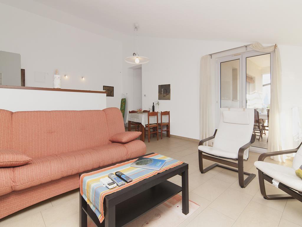Apartments Ceja Near Sea Medulin Chambre photo