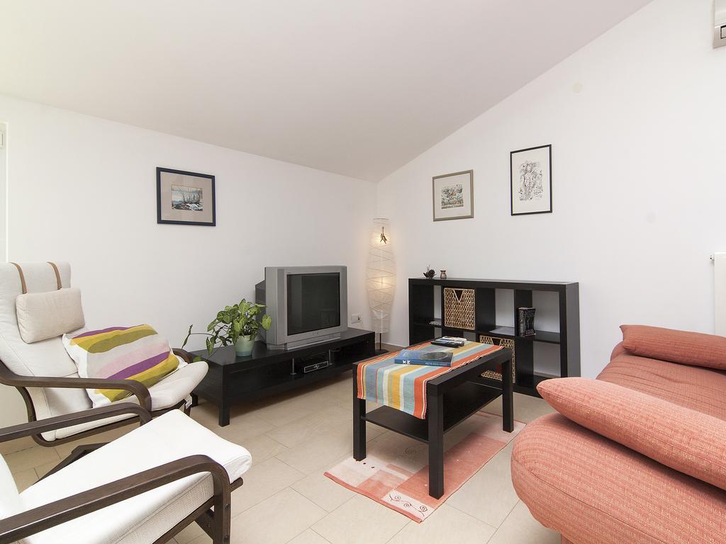 Apartments Ceja Near Sea Medulin Chambre photo