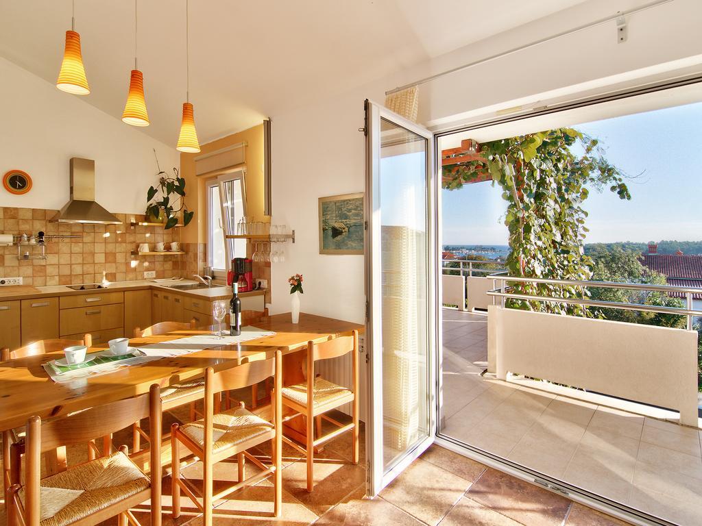 Apartments Ceja Near Sea Medulin Chambre photo